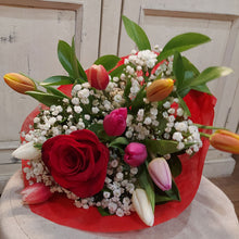 Carica l'immagine nel visualizzatore di Gallery, Tocco Romantico - Bouquet San Valentino classic