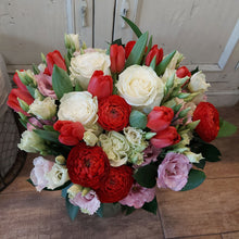 Carica l'immagine nel visualizzatore di Gallery, Passione e Purezza - Bouquet San Valentino Maxi