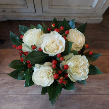 Carica l'immagine nel visualizzatore di Gallery, Flower box - Laurea