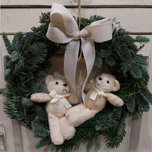 Carica l'immagine nel visualizzatore di Gallery, Ghirlanda di pino fresco