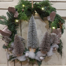 Carica l'immagine nel visualizzatore di Gallery, Ghirlanda decorata e luci