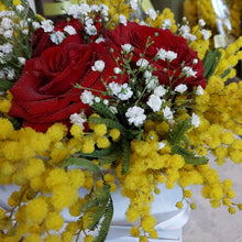 Carica l'immagine nel visualizzatore di Gallery, Flower Box - Rose Rosse e Mimosa