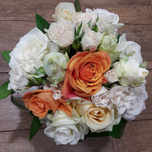 Carica l'immagine nel visualizzatore di Gallery, Buoquet rose colorate- 7 rose fresche