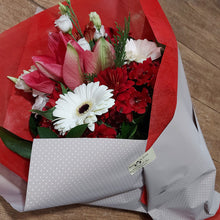 Carica l'immagine nel visualizzatore di Gallery, Bouquet di laurea - Maxi Bouquet